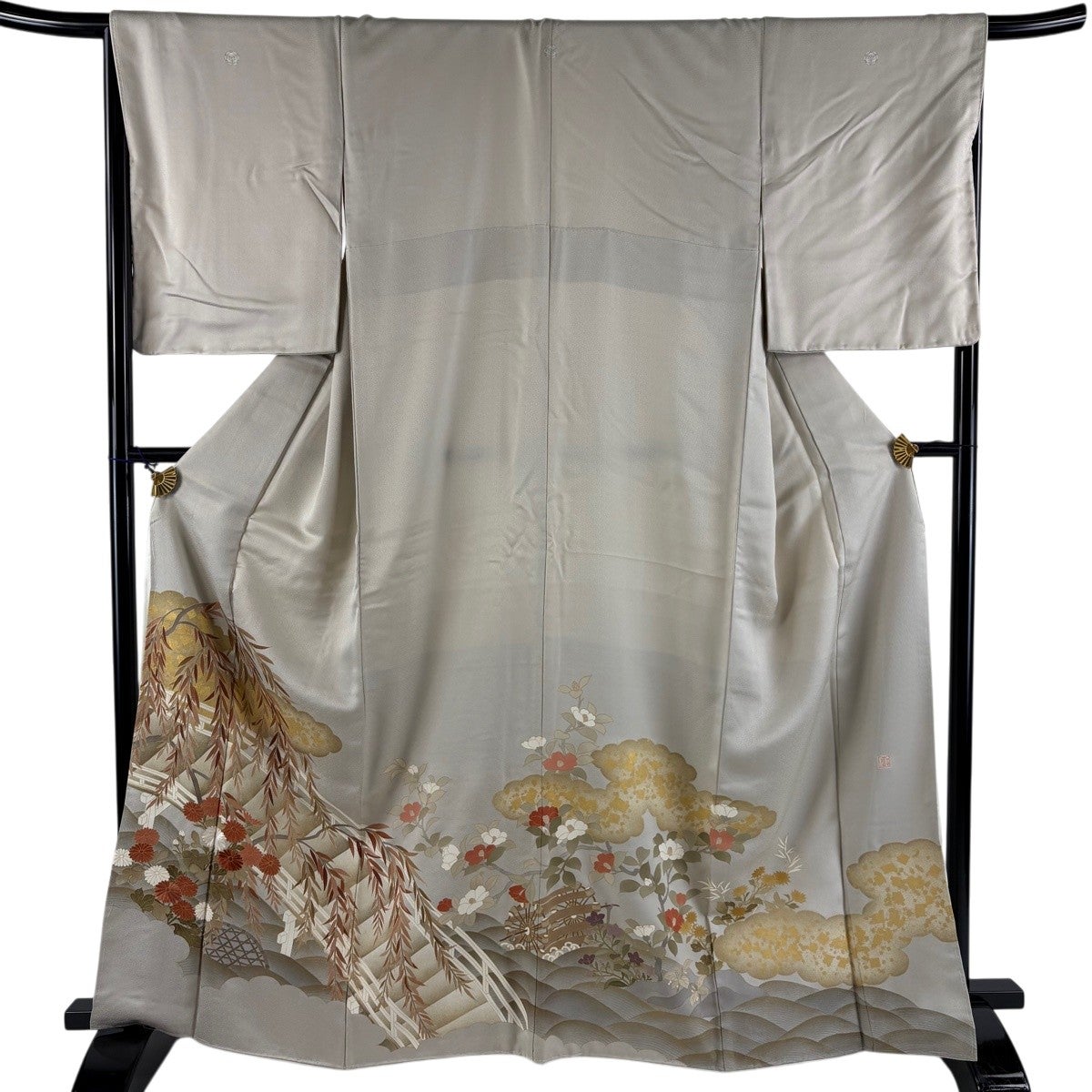 色留袖 身丈176cm 裄丈69cm 正絹 秀品 【中古】 色留袖 身丈165cm 裄丈67cm M 袷 落款あり 橋 柳 金彩 刺繍 ベージュ