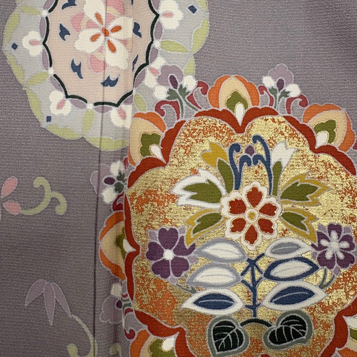 付下げ 身丈162cm 裄丈64.5cm M 袷 華文 七宝 金彩 ぼかし 灰紫 正絹