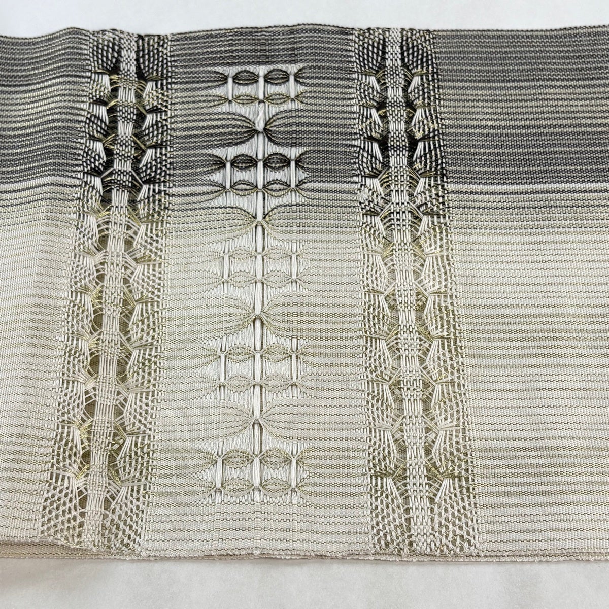 名古屋帯 八寸 高級 綴れ 金銀糸 椿 松 松葉仕立て 美品 中古 kp2306 名古屋帯 八寸 高級 綴れ 金銀糸 椿 松 松葉仕立て 美品 中古 kp2306
