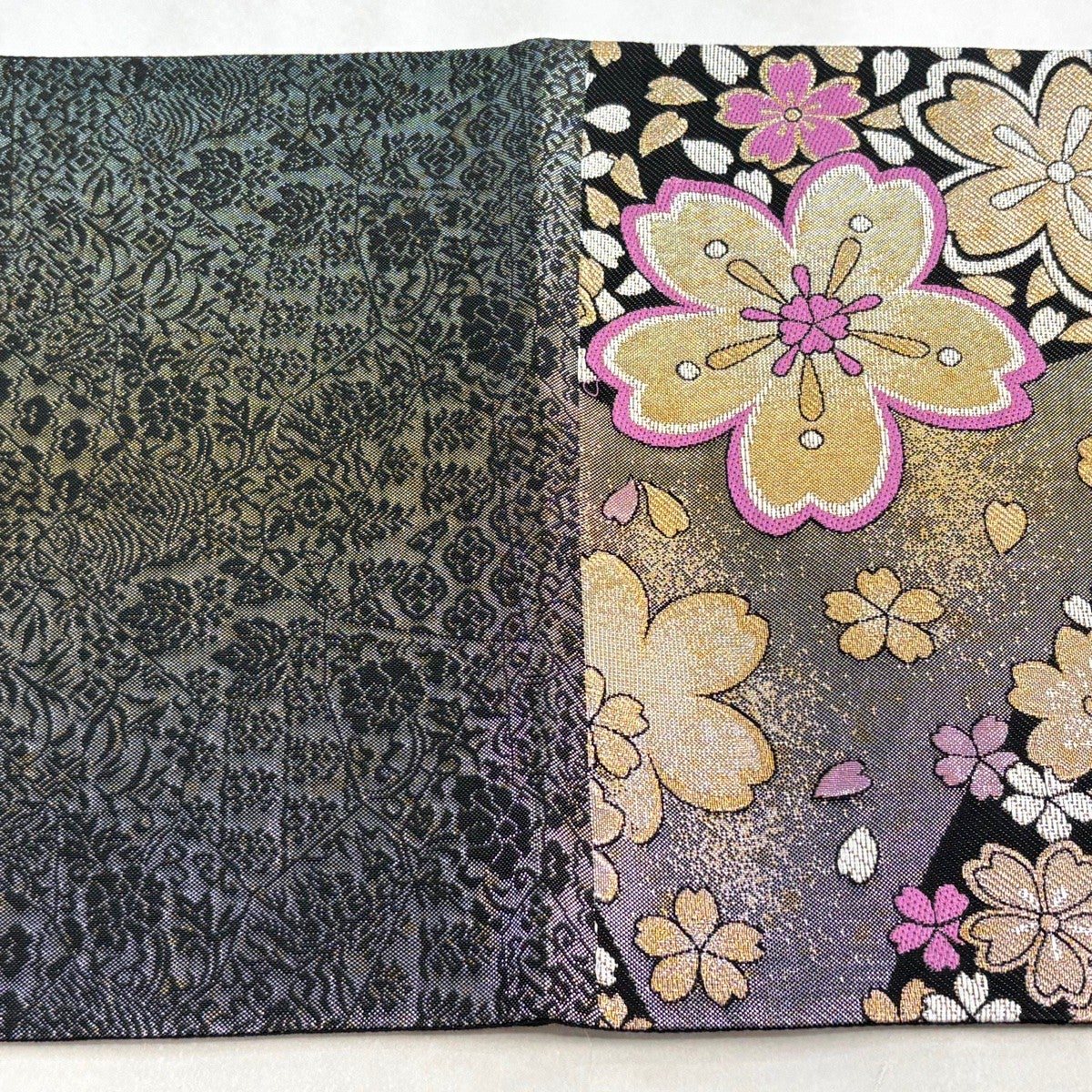 美品】 袋帯 秀品 桜 花びら 金糸 箔 黒 六通 正絹｜中古・古着