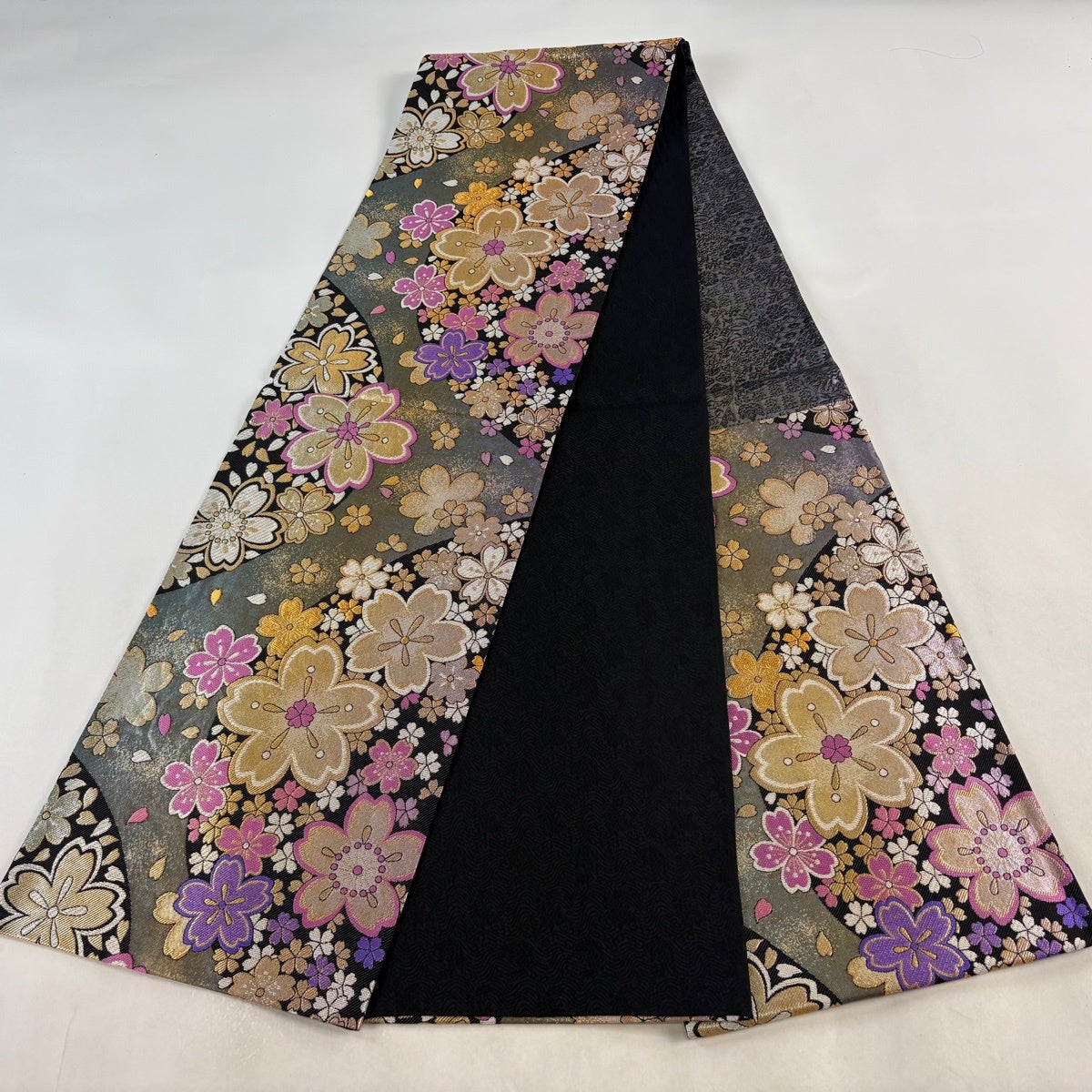 袋帯 中古 リサイクル 正絹 フォーマル 仕立て上がり 六通 兎と亀の図 桜の花びら 金通し 黒色 多色 きもの北條 A1127-13 袋帯 リサイクル 正絹 フォーマル 仕立て上がり 六通 東照宮玉彩文