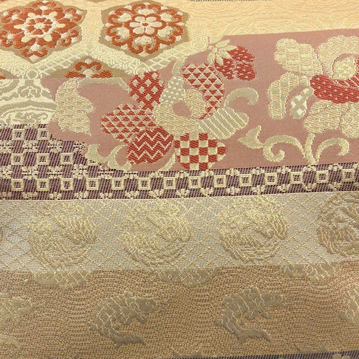 美品】 袋帯 秀品 川島織物 落款あり 花唐草 華文 箔 ベージュ 六通