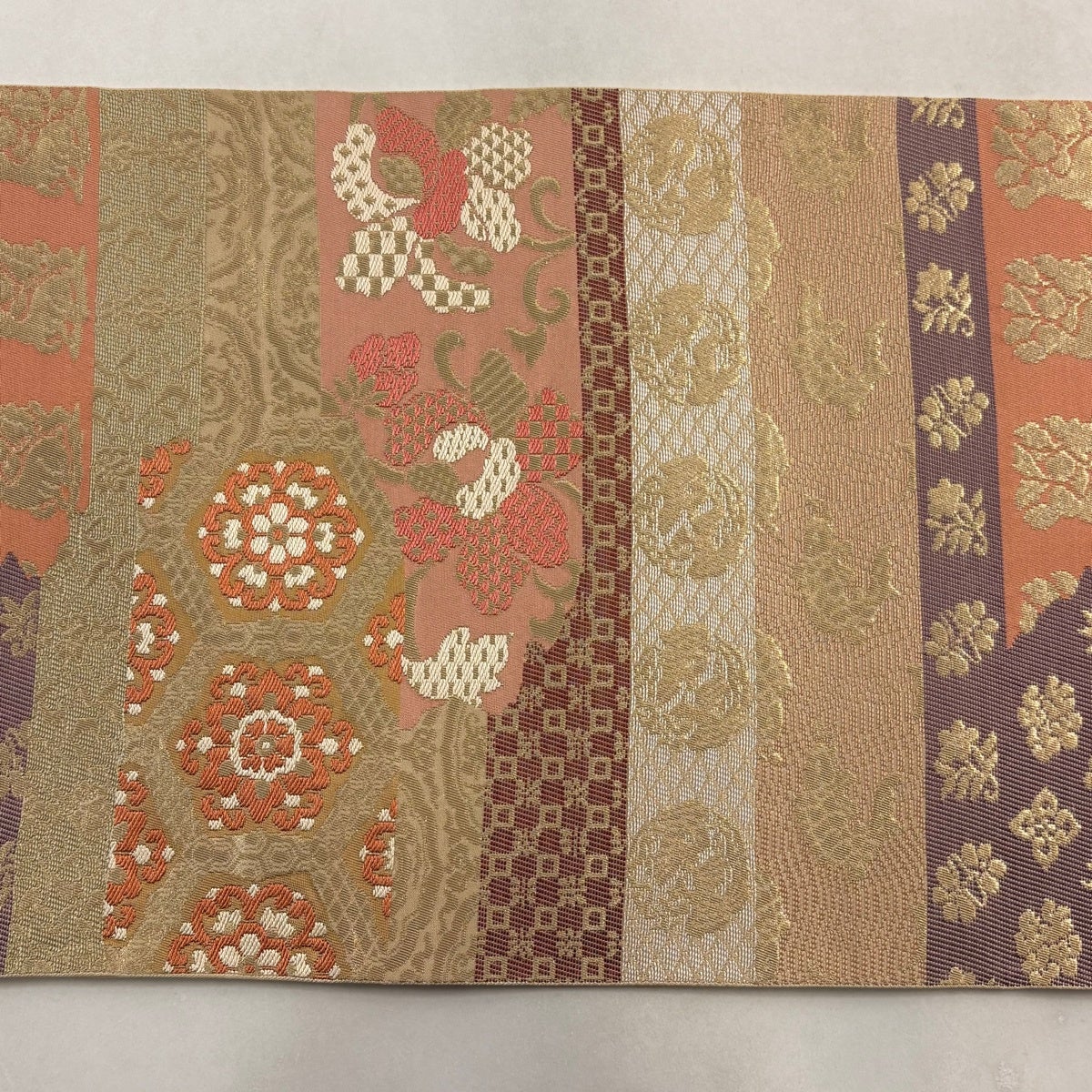 美品】 袋帯 秀品 川島織物 落款あり 花唐草 華文 箔 ベージュ 六通