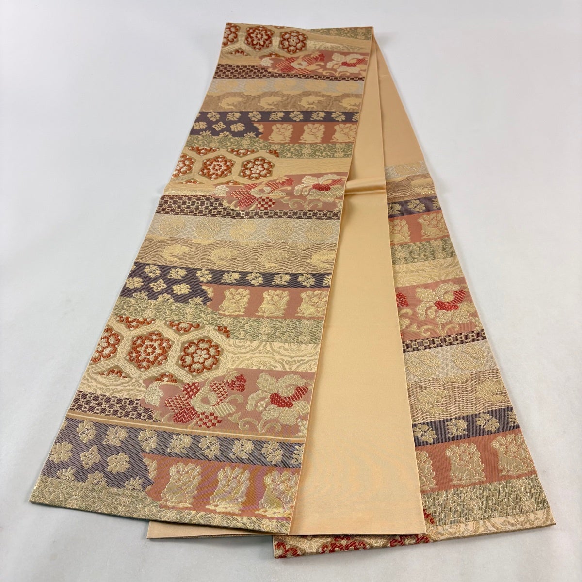 美品】 袋帯 秀品 川島織物 落款あり 花唐草 華文 箔 ベージュ 六通