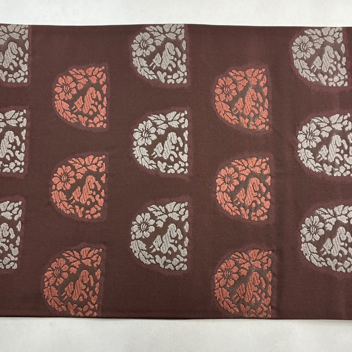 美品】 袋帯 秀品 花うさぎ 名物裂 唐織 茶色 六通 正絹｜中古・古着
