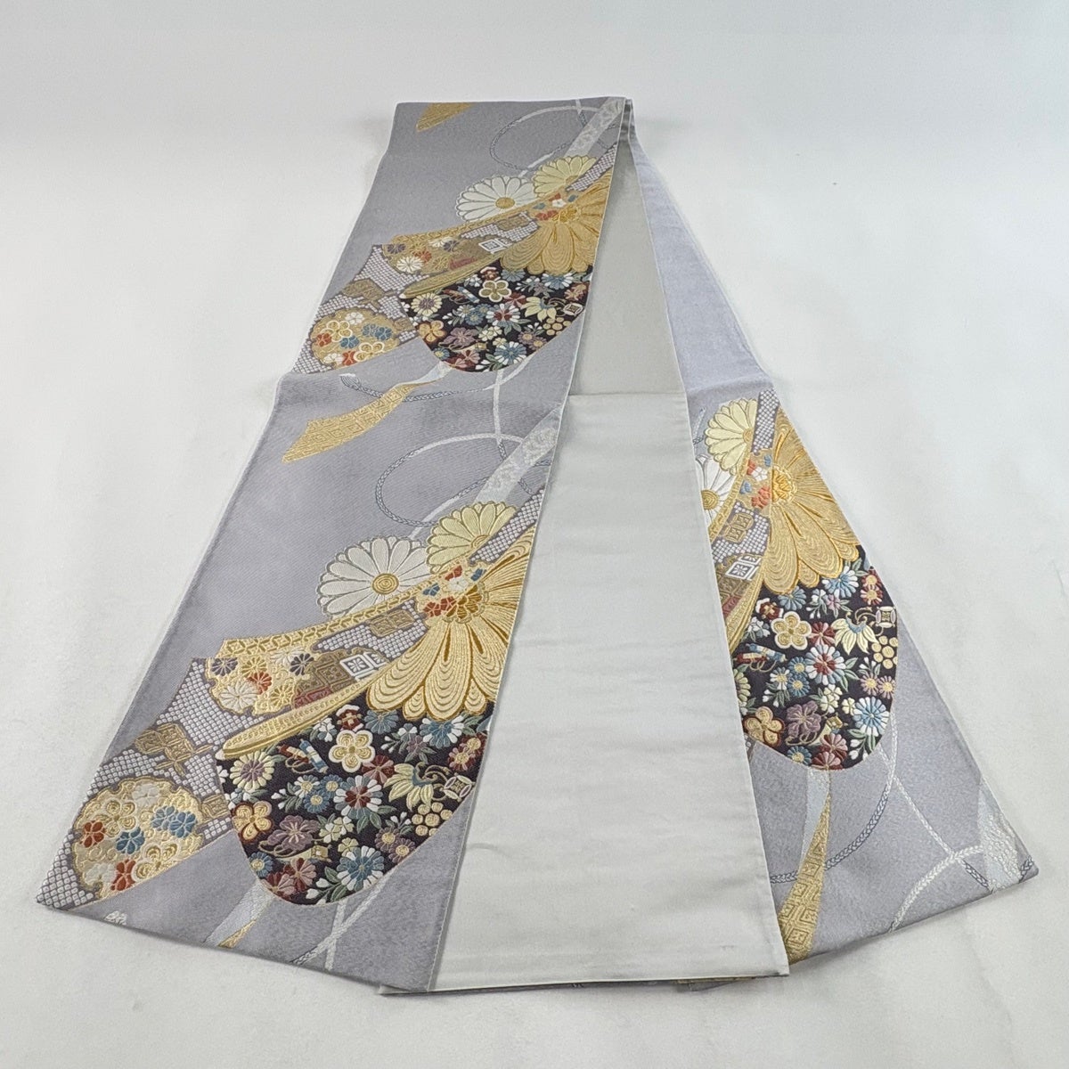 美品】 袋帯 秀品 誰が袖 菊 金銀糸 灰色 六通 正絹｜中古・古着