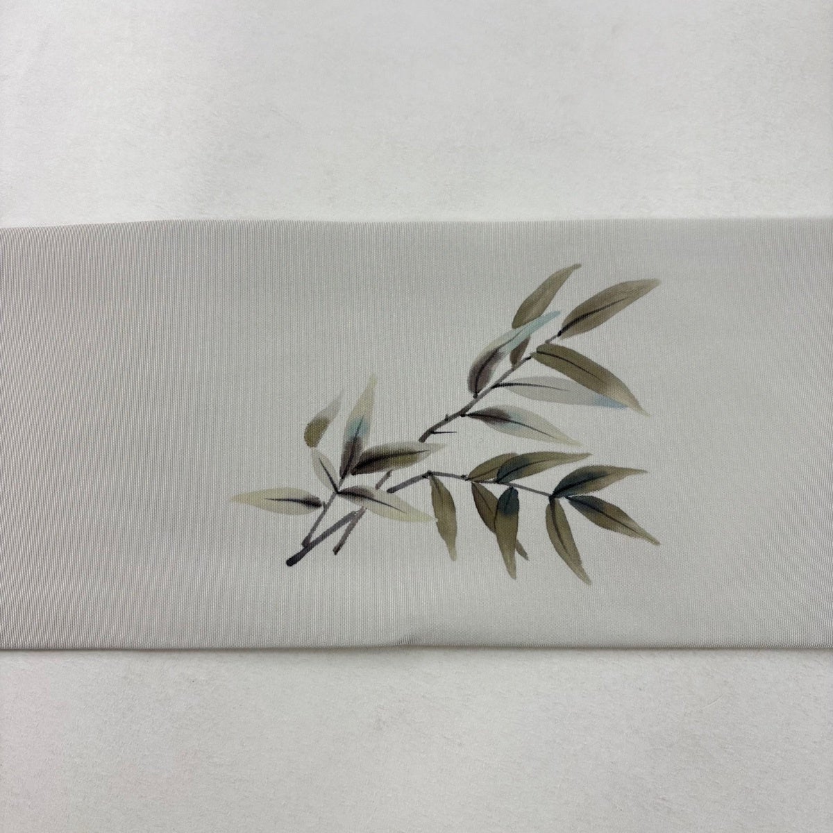 美品】 名古屋帯 秀品 二代目清次郎 落款あり 蓮 トンボ 灰色 正絹