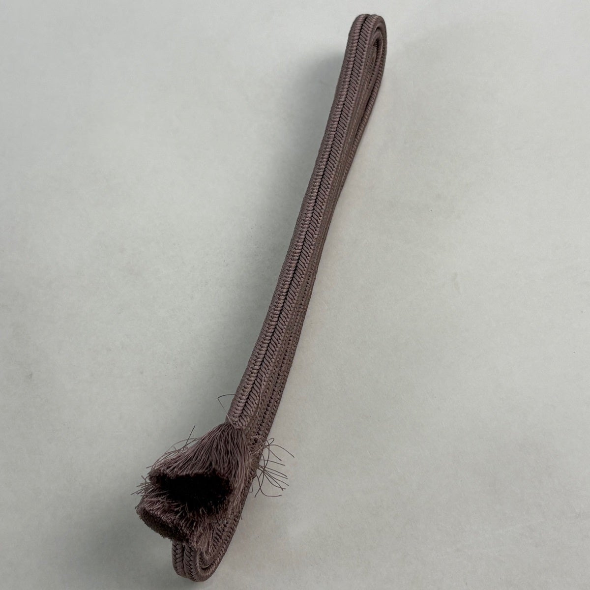 帯締め おびじめ 組紐 道明 無形文化財 箱付き 和装小物 中古 リサイクル 正絹 洒落柿色 きもの北條 A1180-10 楽天市場】【 中古 】 帯締め おびじめ 組紐 道明 無形文化財 箱付き