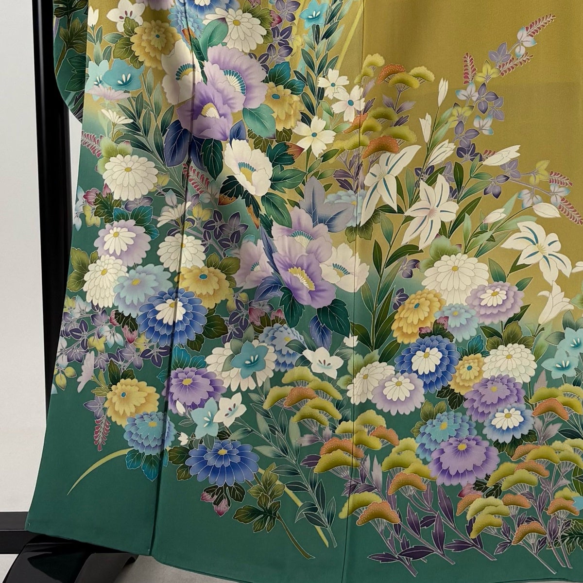 絹 刺繍 菊 牡丹 御所車 袷 振袖 身丈158  裄67 美品】 振袖 身丈163cm 裄丈66.5cm M 袷 松本健一 華調べ 落款あり 菊