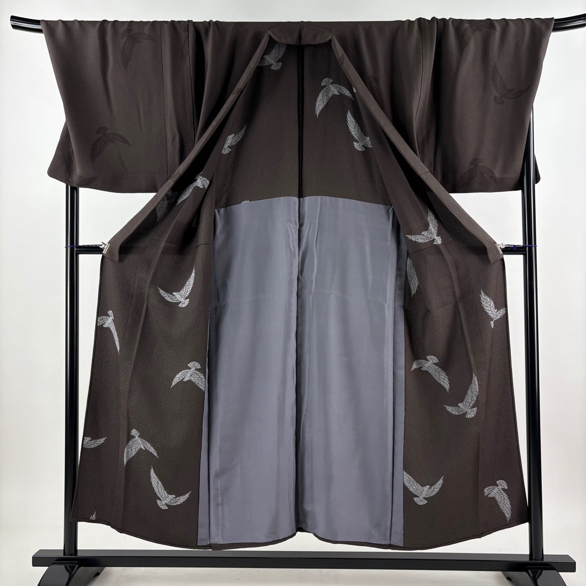 美品】 男着物 身丈153.5cm 裄丈79.5cm L 単衣 斉藤三才 落款あり 鳥