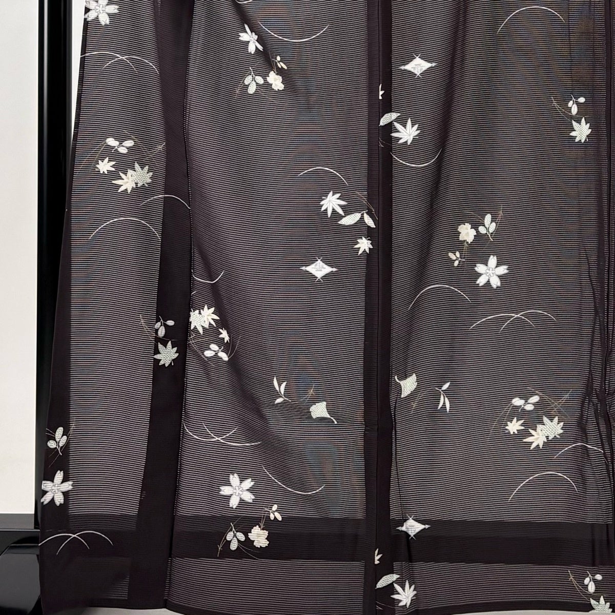 小紋 身丈165cm 裄丈67cm 正絹 秀品 【中古】 小紋 身丈165cm 裄丈69.5cm L 薄物 絽 吹き寄せ 芝 焦茶色 正絹 秀品