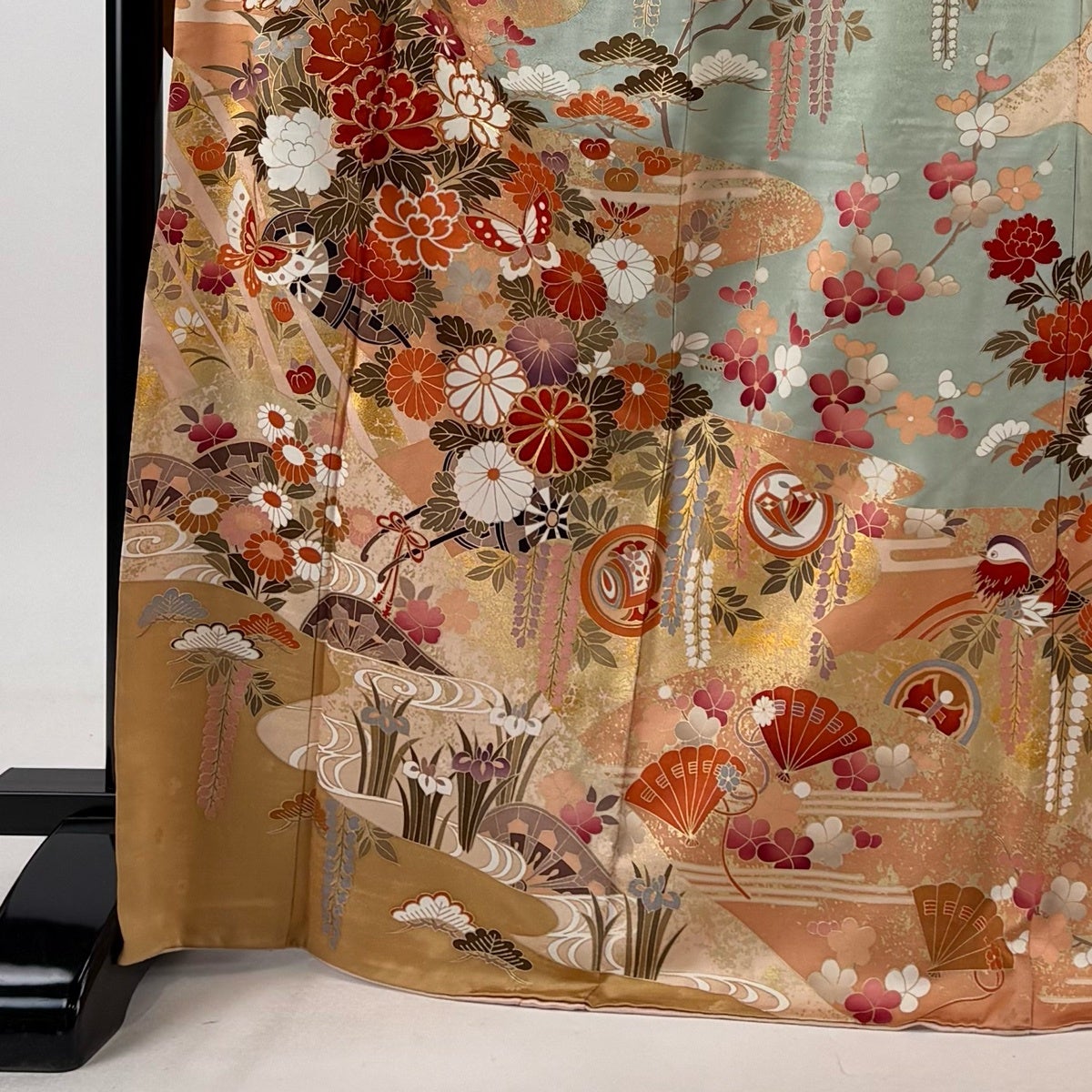 振袖 身丈168.5cm 裄丈67cm 正絹 秀品 【中古】 振袖 身丈168.5cm 裄丈67cm M 袷 蝶 花車 金糸 金彩 薄緑 正絹 秀品