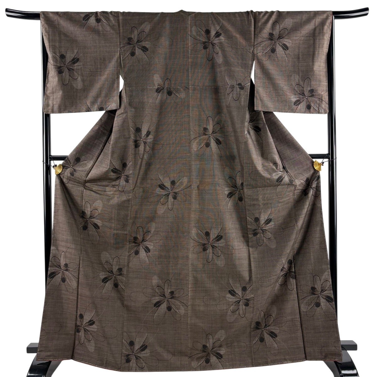 大島紬 身丈164cm 裄丈64cm 正絹 逸品 【中古】 大島紬 身丈164cm 裄丈63cm S 袷 純泥染 証紙あり 樹木 山並み 茶色