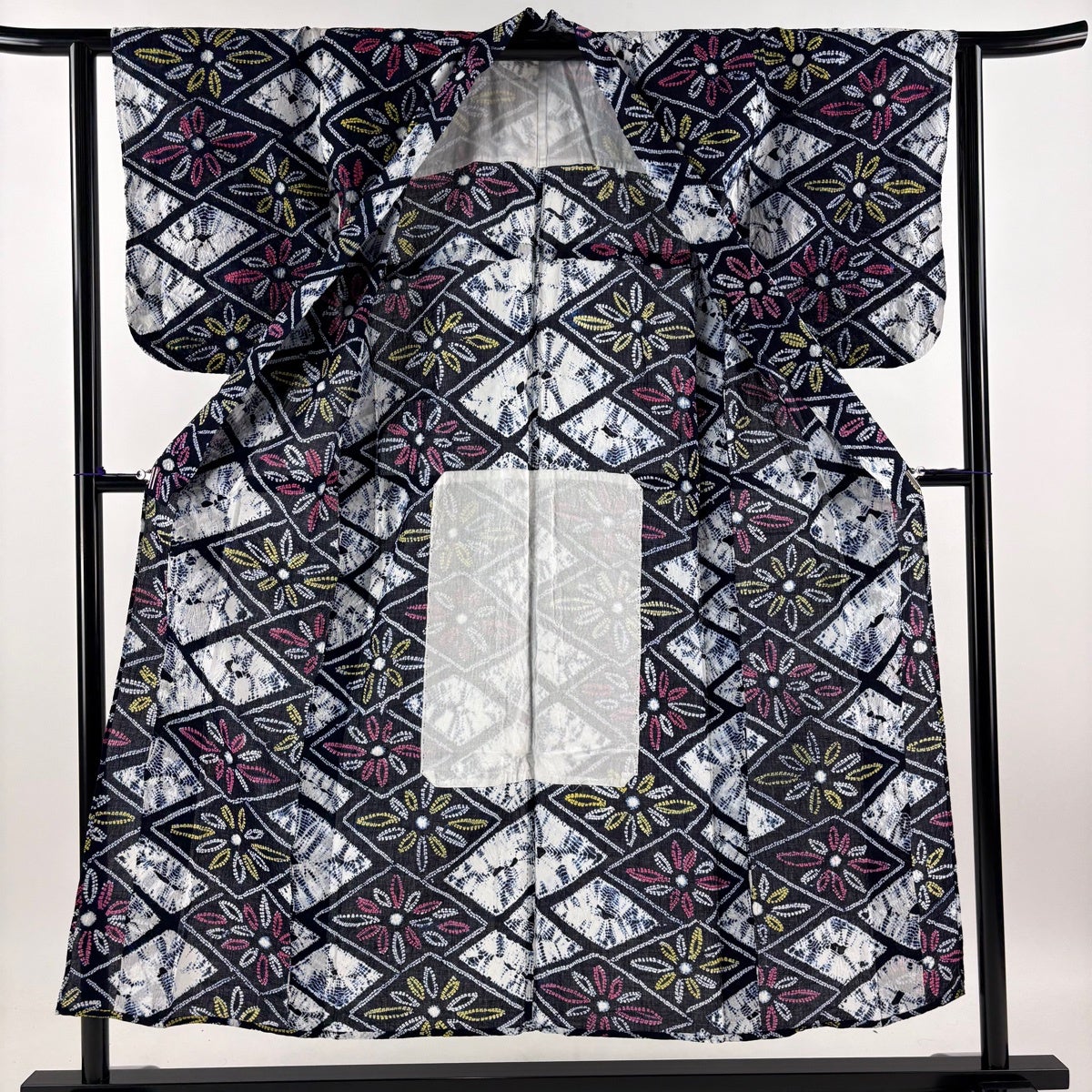 浴衣 身丈149cm 裄丈61cm S 絞り浴衣 菱 花 紺色 綿 名品｜中古・古着