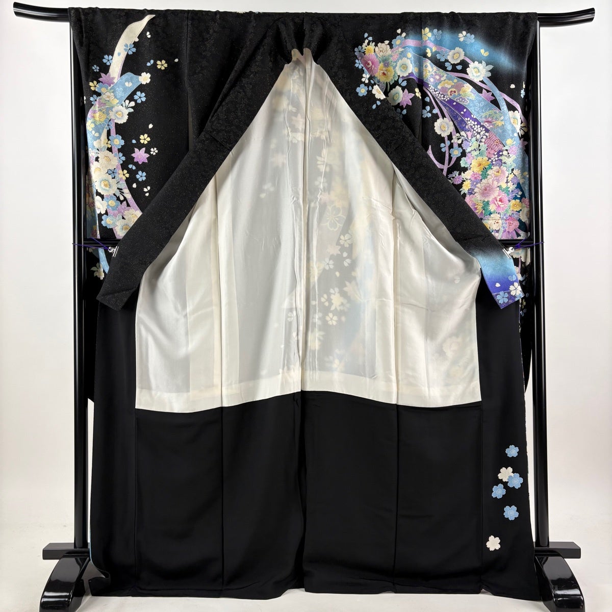 振袖 身丈171cm 裄丈67cm 正絹 逸品 【中古】 振袖 身丈159cm 裄丈66cm M 袷 熨斗 菊 総絞り 薄紫 正絹 秀品｜中古