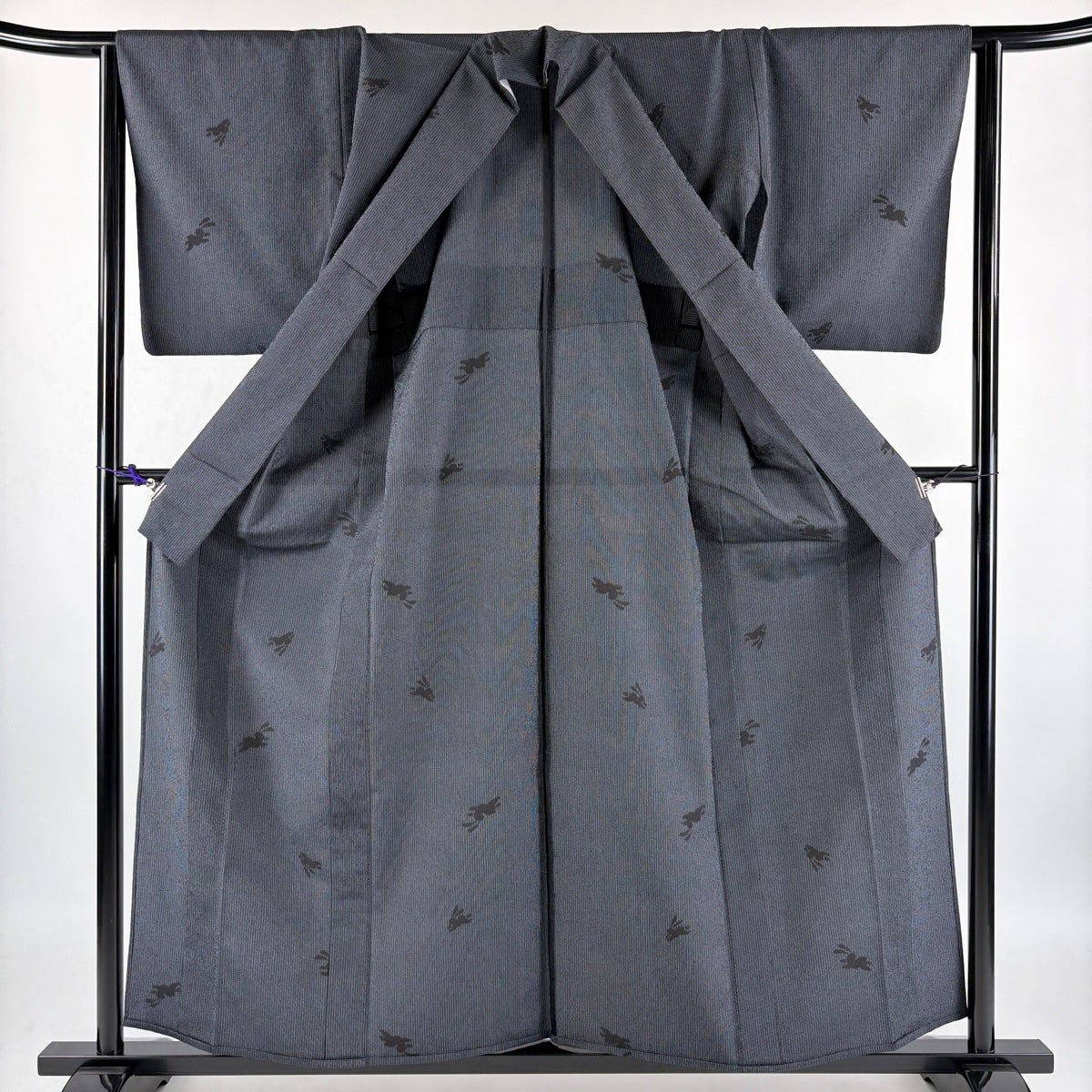 美品】 紬 身丈157.5cm 裄丈64cm M 単衣 塩沢絣 証紙あり うさぎ 縦縞