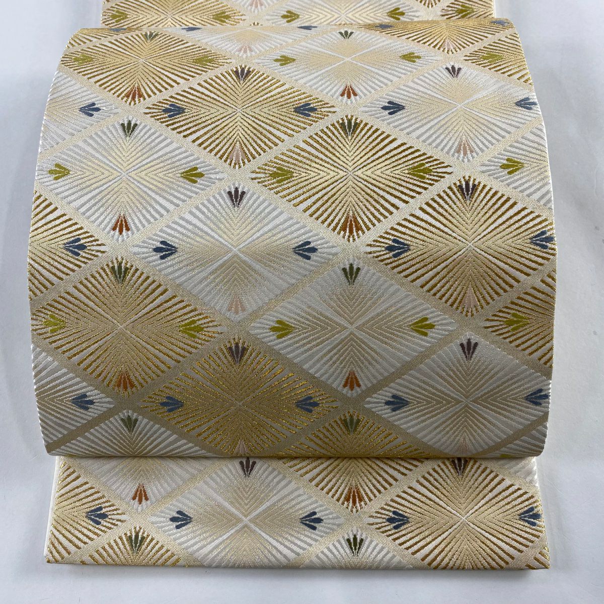 袋帯 美品 逸品 落款あり 織匠十一代目篠屋宗兵衛謹製 若松菱 金糸 箔