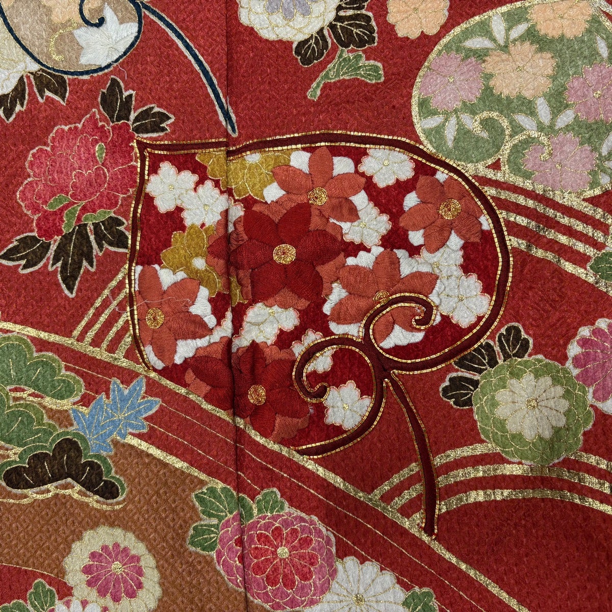 振袖 名品 身丈164.5cm 裄丈70cm 正絹 【中古】 振袖 身丈167cm 裄丈69cm L 袷 花鳥 宝尽くし 絞り 金彩 黒 正絹 秀品