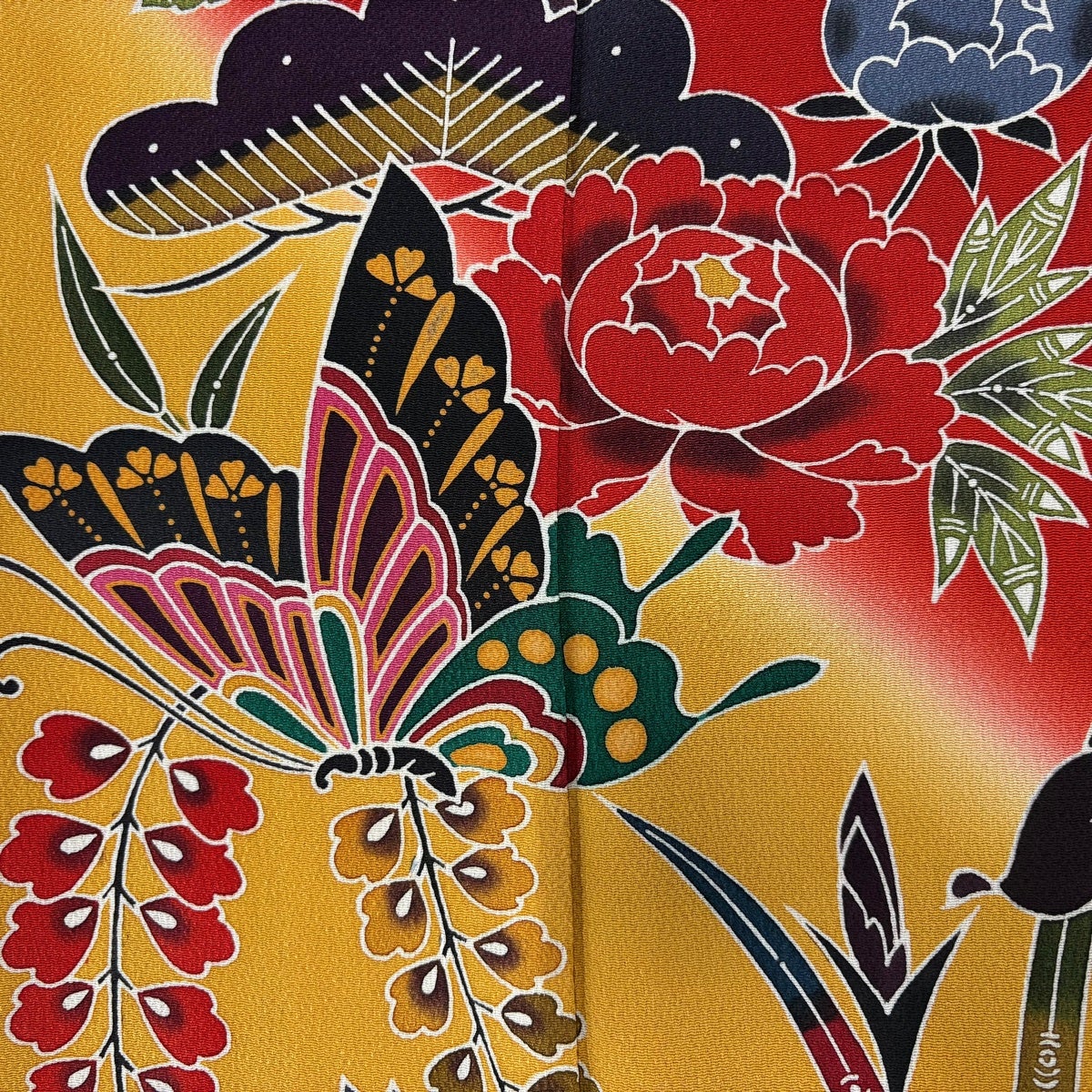 振袖 名品 身丈161.5cm 裄丈66cm 正絹 【中古】 振袖 身丈163cm 裄丈66cm M 袷 蝶 藤 金糸 金彩 黒 正絹 秀品 【中古