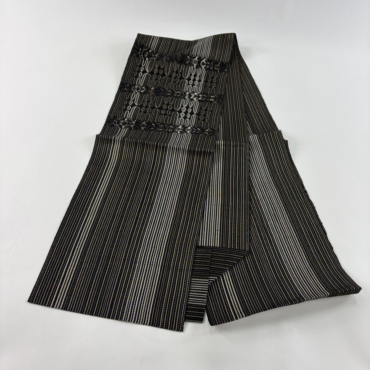美品】 名古屋帯 秀品 八寸名古屋帯 松葉仕立て 幾何学模様 縞模様