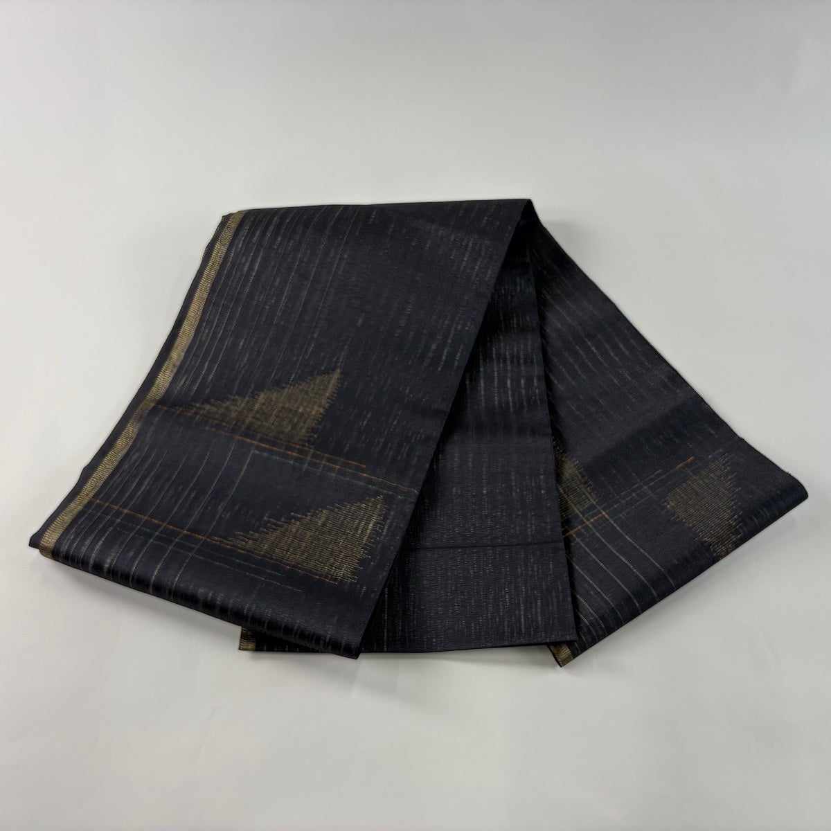 美品】 袋帯 秀品 夏帯 幾何学模様 縞 箔 黒灰 お太鼓柄 正絹｜中古