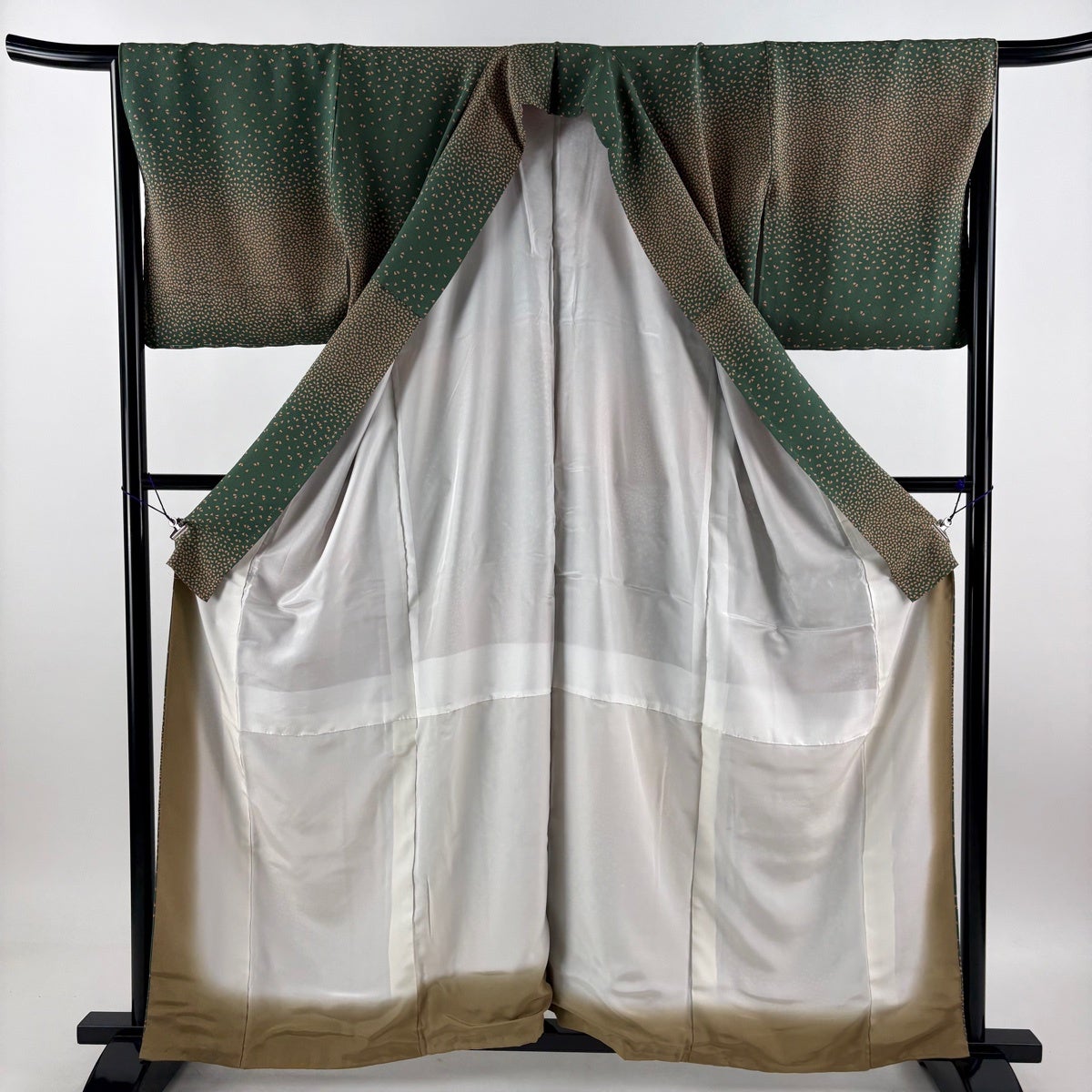 美品】 小紋 身丈159cm 裄丈66.5cm M 袷 花びら 緑 正絹 秀品｜中古