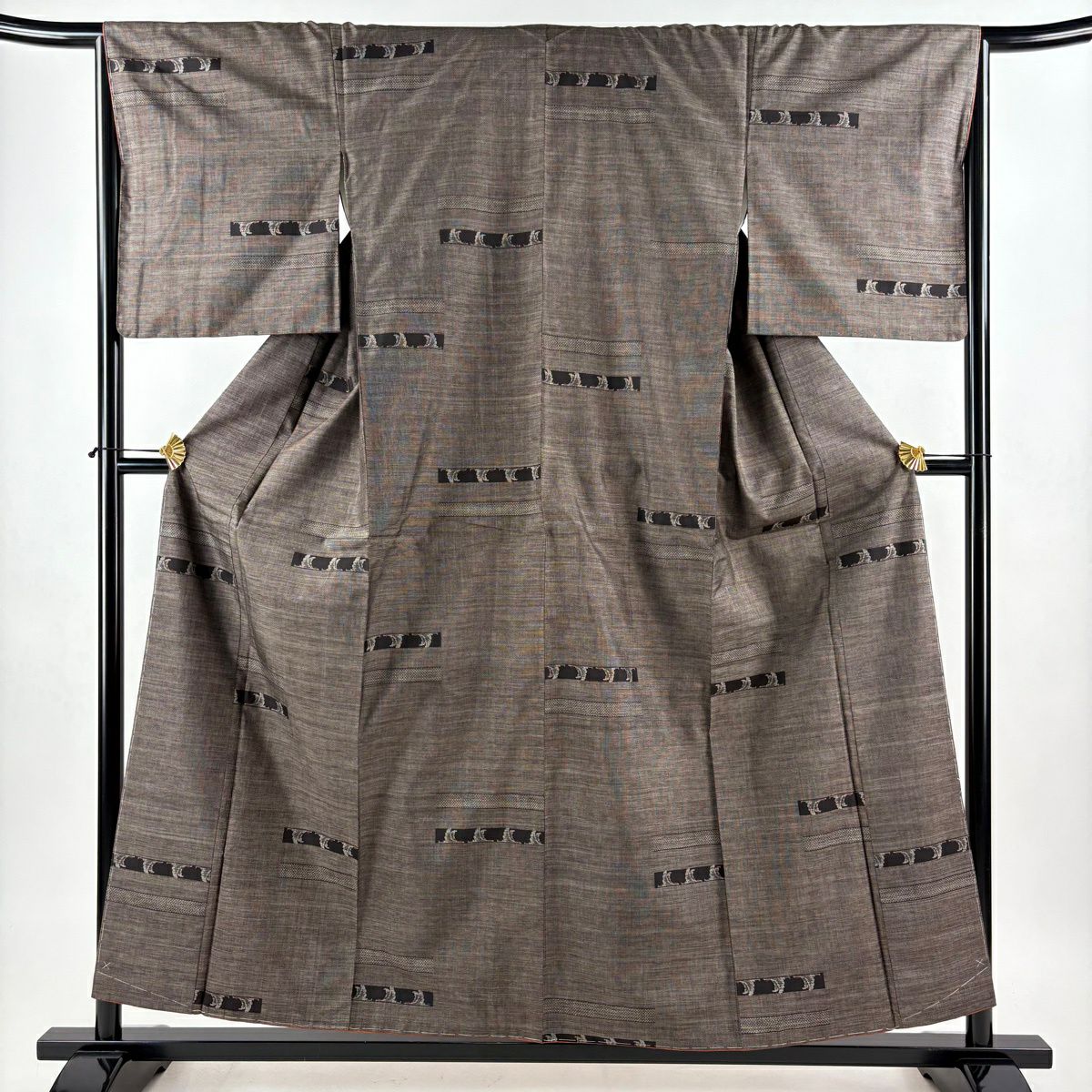 紬 身丈157cm 裄丈65cm M 袷 幾何学ー 焦茶色 正絹 秀品｜中古・古着