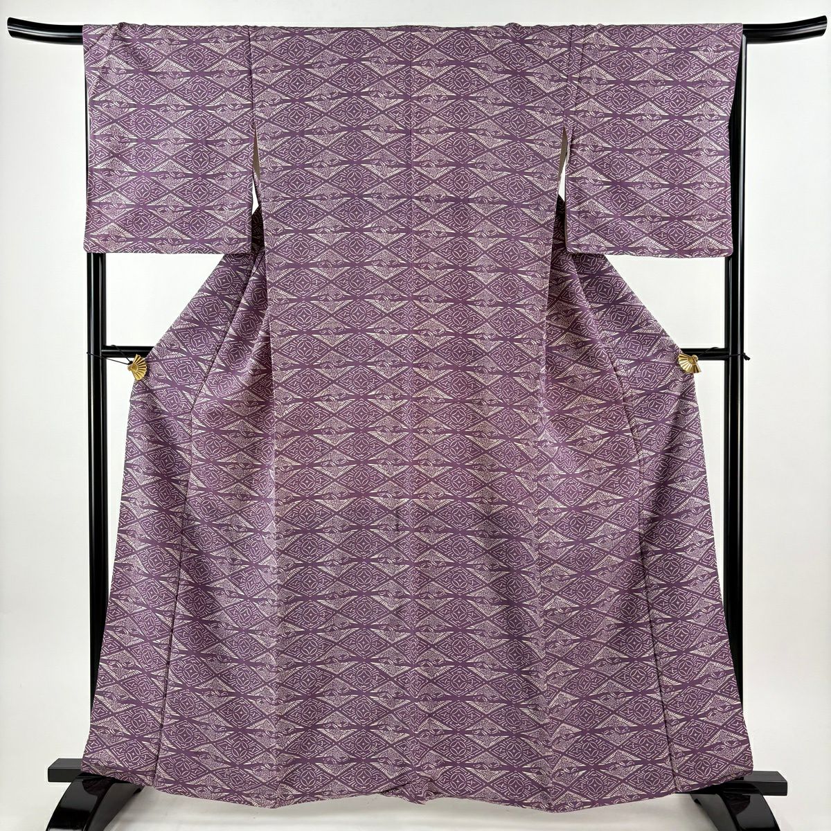 小紋 身丈161cm 裄丈67.5cm L 袷 紬地 向かい鶴 菱 紫 正絹 秀品｜中古