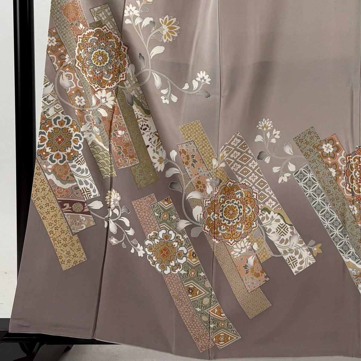 色留袖 身丈159cm 裄丈63cm 正絹 秀品 【中古】 色留袖 身丈159cm 裄丈65cm M 袷 屏風 鶴 金彩 ぼかし 濃紫 正絹 秀品
