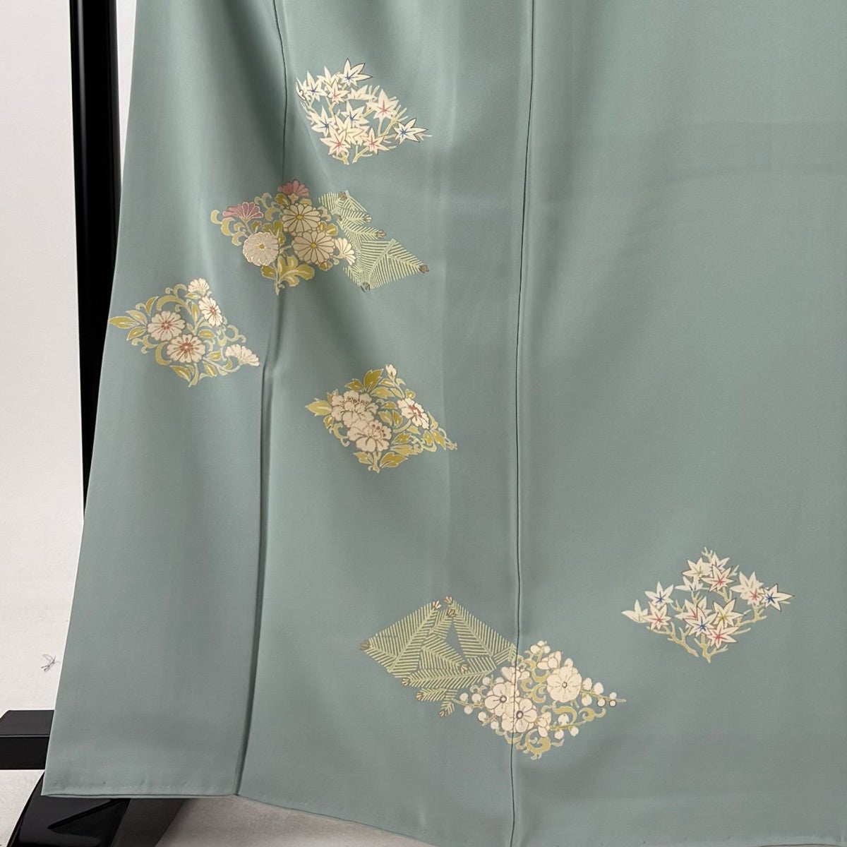 付下げ 身丈166.5cm 裄丈65cm M 袷 草花 花菱 金彩 青灰色 正絹 秀品