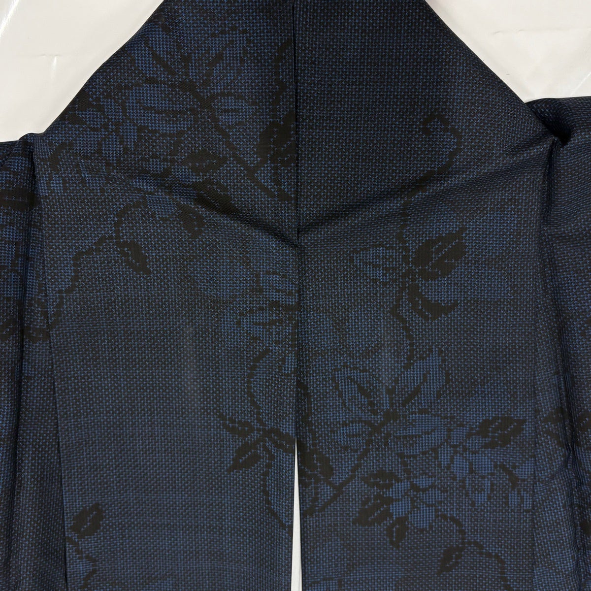 美品】 紬 身丈156cm 裄丈62cm S 袷 草花 紺色 正絹 秀品｜中古・古着