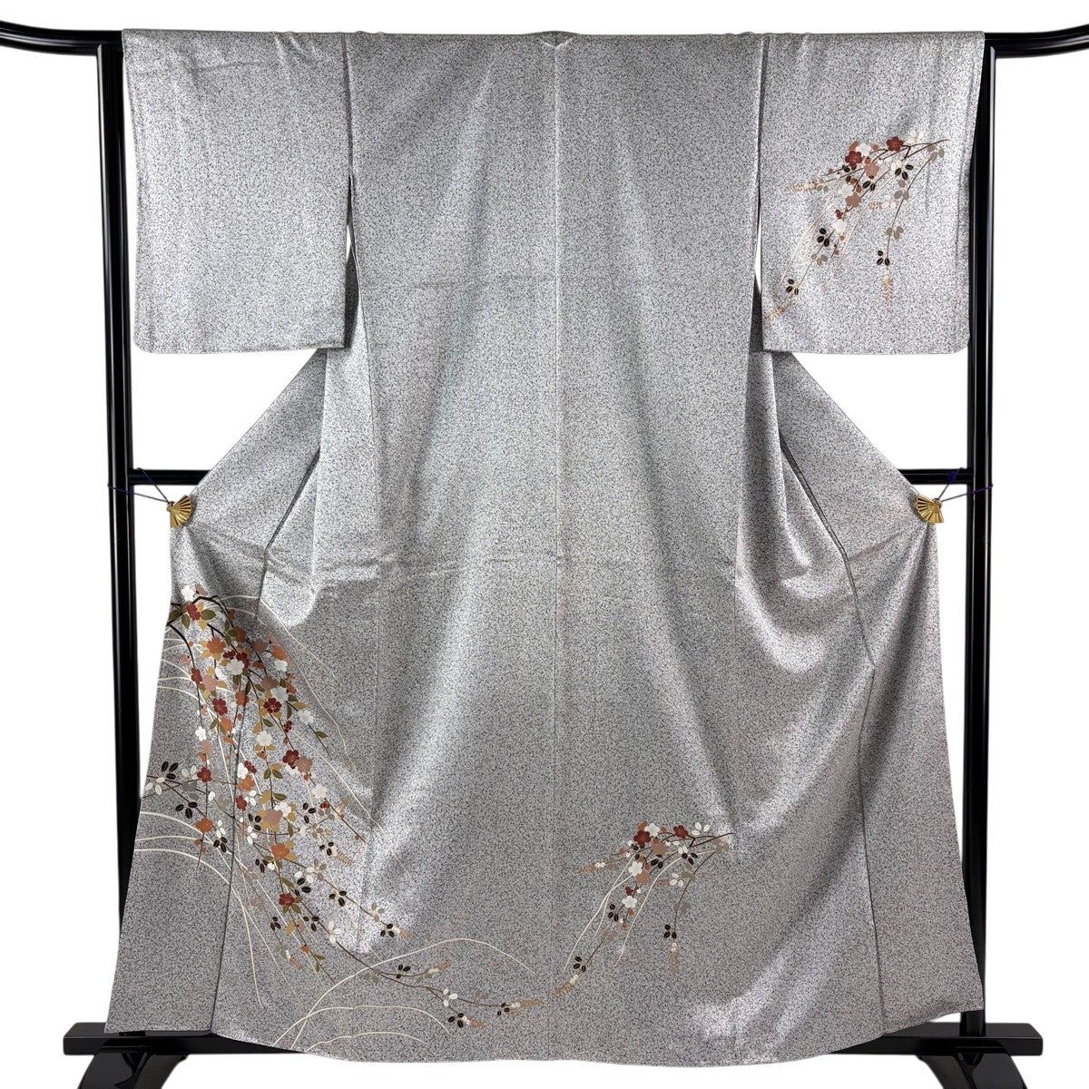 美品】 付下げ 身丈161cm 裄丈64.5cm M 袷 枝花 枝梅 金彩 灰色 正絹