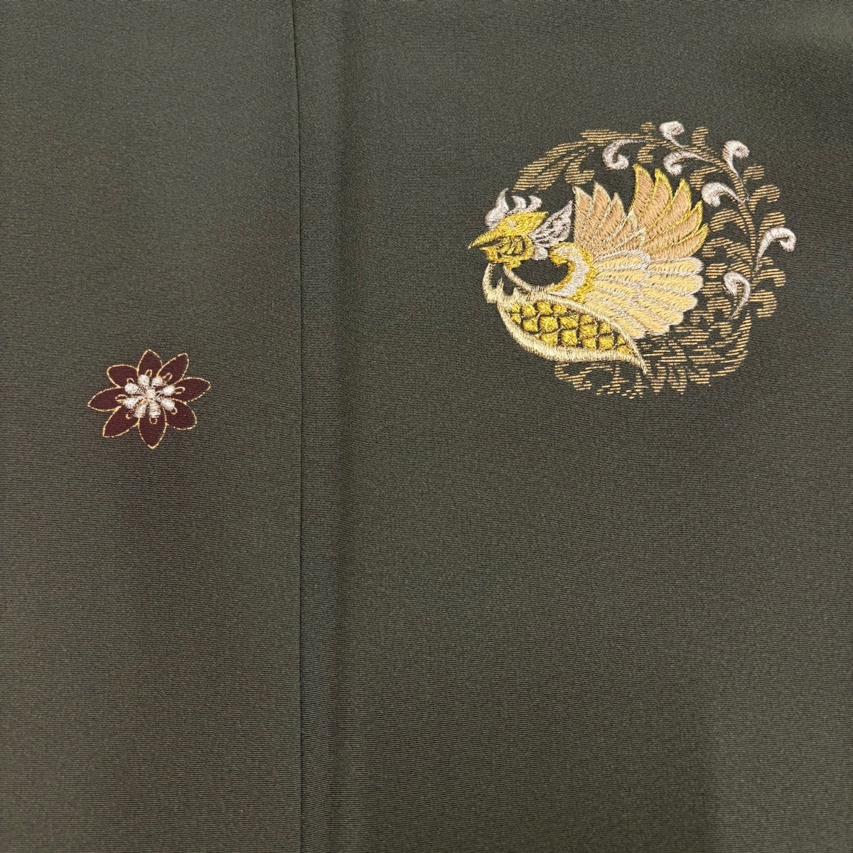 色留袖 身丈157cm 裄丈67.5cm 正絹 秀品 【中古】 色留袖 身丈157.5cm 裄丈64cm M 袷 落款あり 牡丹 鳥 金彩 ぼかし 薄紫