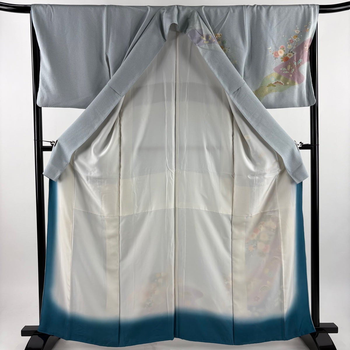 リサイクル着物 訪問着 落款入り 金彩 扇子・楽器文 正絹 身丈約170.5cm 裄丈約68cm 25z06-3694 訪問着 身丈162cm 裄丈67cm M 袷 扇面 草花 金糸 金彩 水色 正絹 秀品