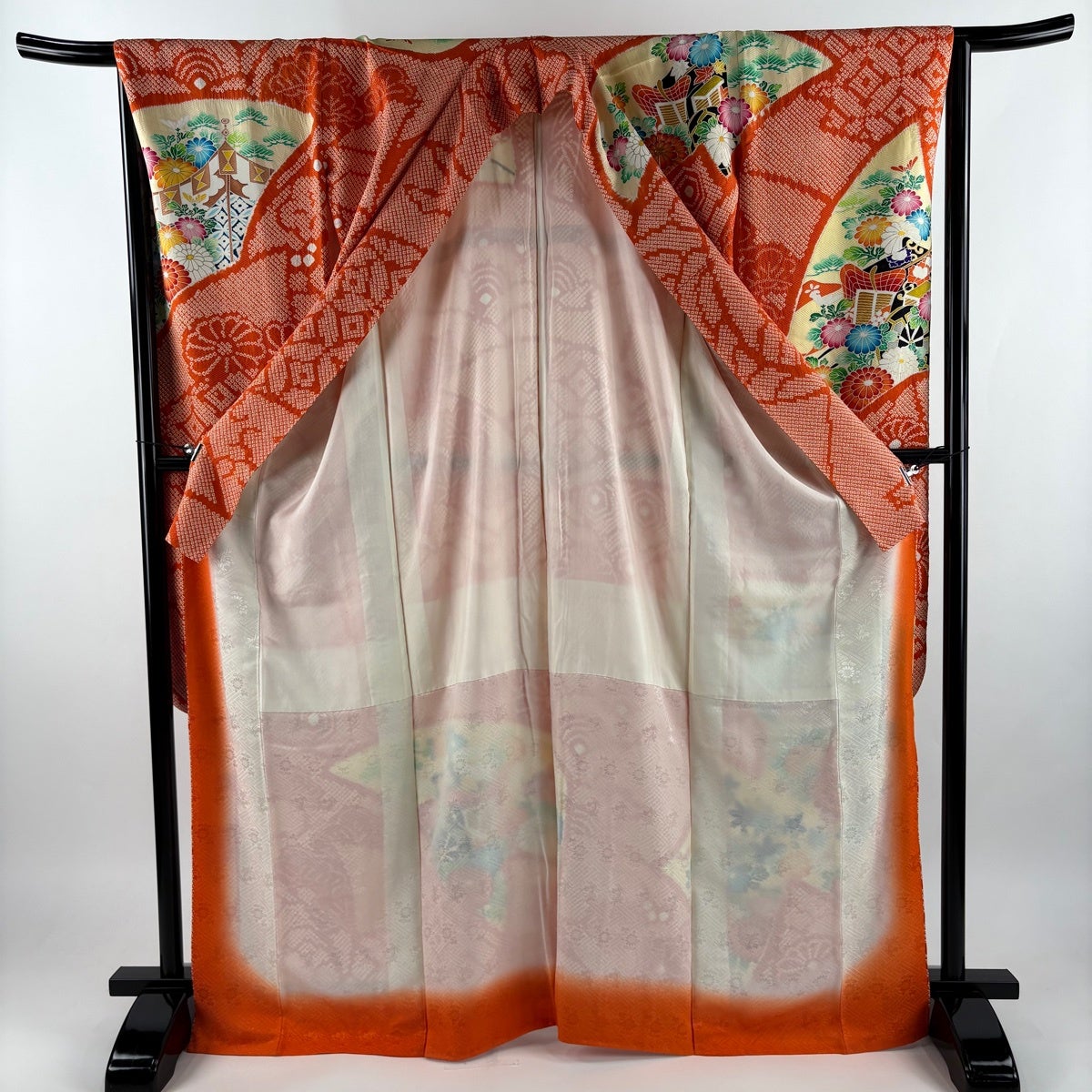 振袖 美品 名品 身丈168cm 裄丈65cm 正絹 【中古】 振袖 身丈168cm 裄丈65cm M 袷 御所車 菊 金糸 絞り オレンジ 正絹 秀