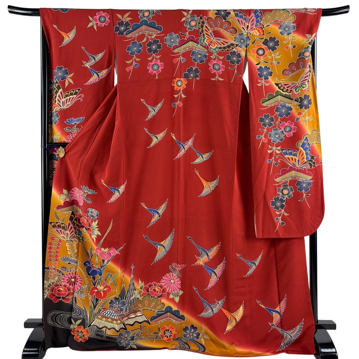 振袖 美品 名品 身丈171cm 裄丈70cm 正絹 【中古】 美品】 振袖 身丈171cm 裄丈67cm M 袷 落款あり 草花 蝶 染め分け