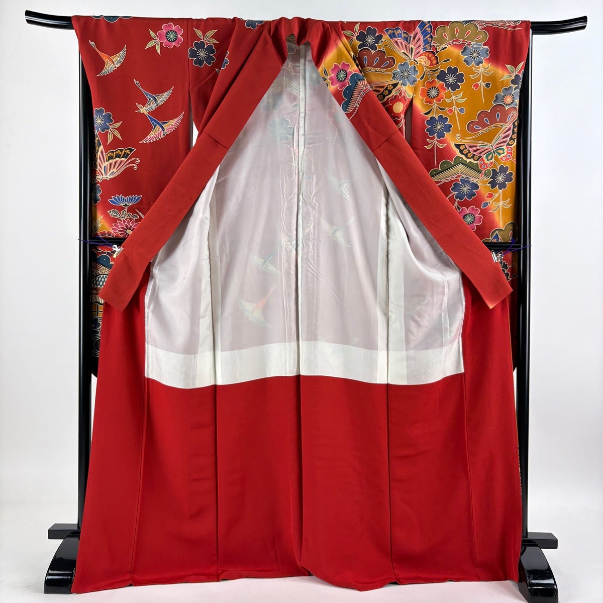 美品】 振袖 身丈171cm 裄丈67cm M 袷 落款あり 草花 蝶 染め分け