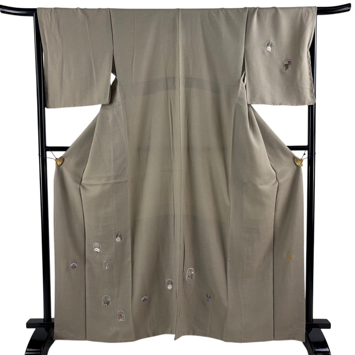 【美品】 付下げ 身丈163cm 裄丈62.5cm 正絹 逸品 【中古】 美品】 付下げ 身丈163.5cm 裄丈67cm M 袷 落款あり ねずみ 筍 刺繍