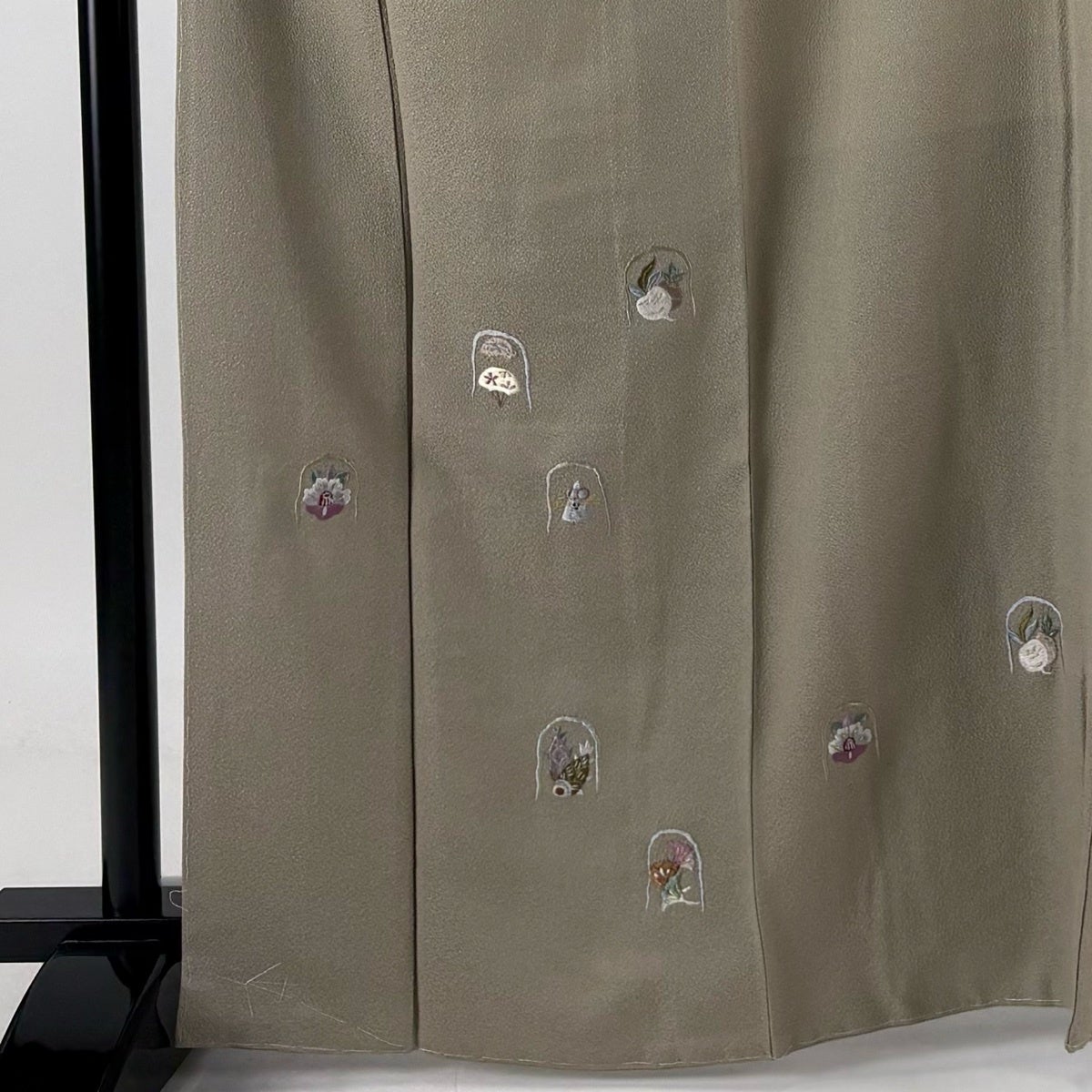 付下げ 美品 逸品 身丈164cm 裄丈65.5cm 正絹 【中古】 美品】 付下げ 身丈158cm 裄丈64cm M 紗袷 秋草 流水 金彩 ぼかし 紺色