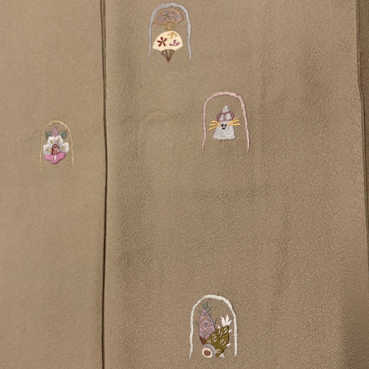付下げ 美品 逸品 身丈164cm 裄丈65.5cm 正絹 【中古】 美品】 付下げ 身丈158cm 裄丈64cm M 紗袷 秋草 流水 金彩 ぼかし 紺色