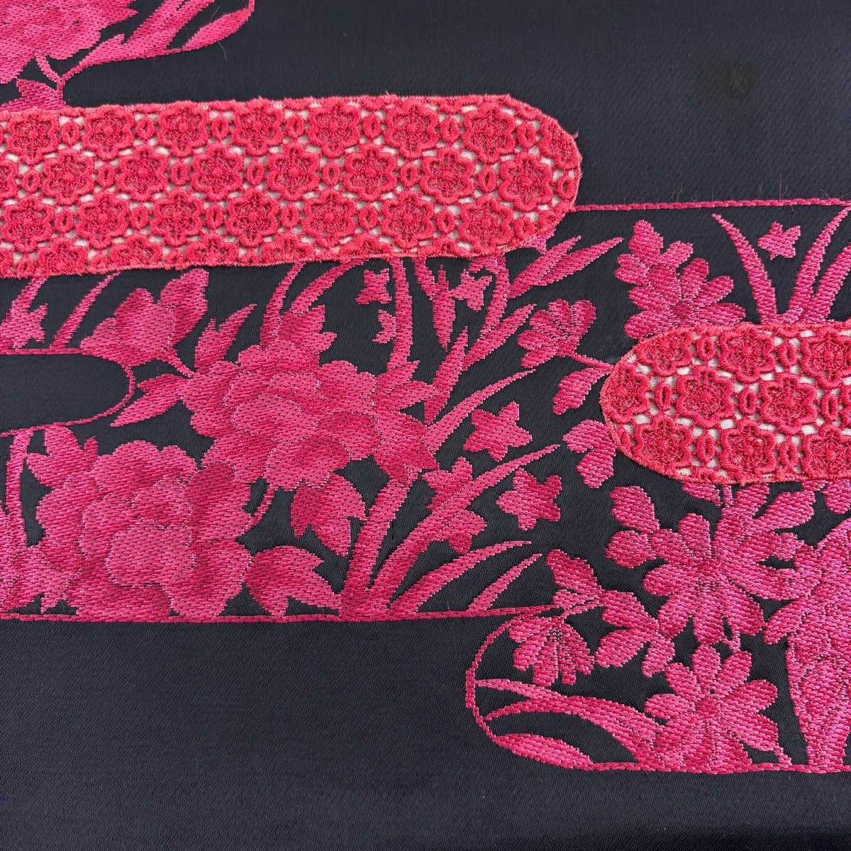 特選 名古屋帯 なごや帯 中古 リサイクル 正絹 本加工 仕立て上がり 金駒刺繍 霞に花の図 濃紺色 多色 金 きもの北條 A1329-8 帯,名古屋帯 - 忠右衛門 リサイクル着物専門店