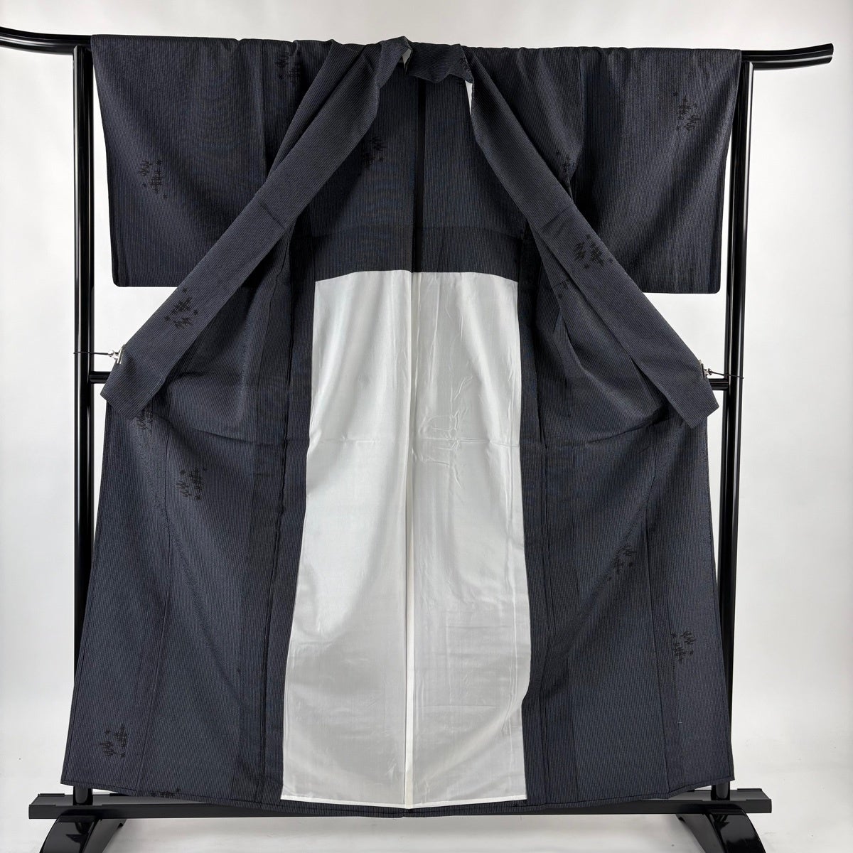 紬 身丈160cm 裄丈65cm 正絹 名品 【中古】 紬 身丈160cm 裄丈65cm 正絹 名品 【中古】の通販 by バイセル ラクマ