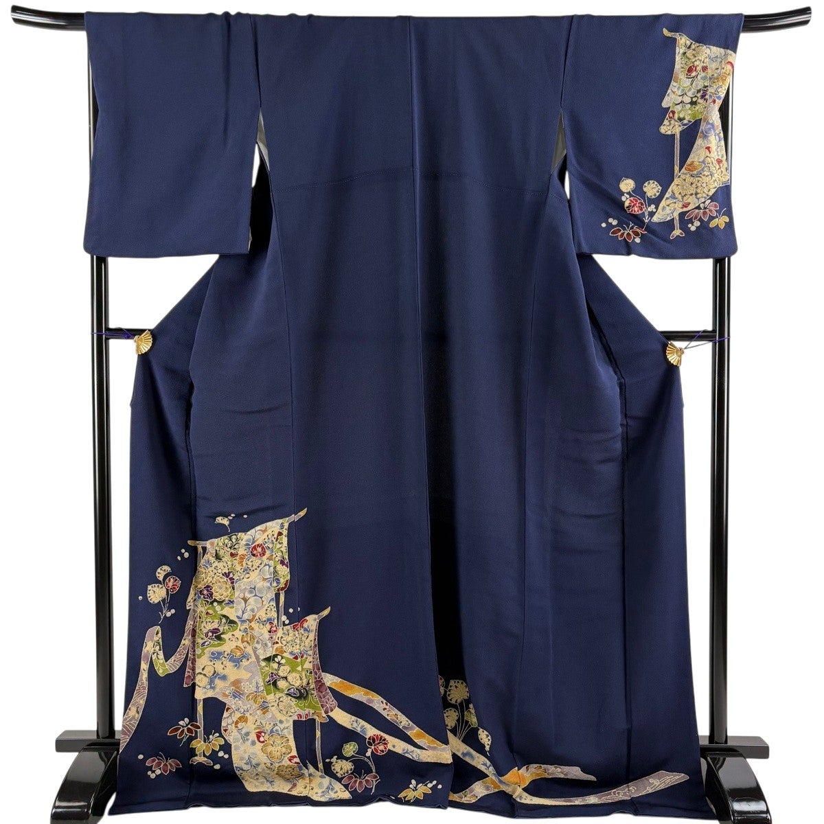 付下げ 身丈161cm 裄丈63cm 正絹 名品 【中古】 付下げ 身丈161cm 裄丈65cm M 袷 鴛鴦 椿 ぼかし 灰色 正絹 秀品｜中古