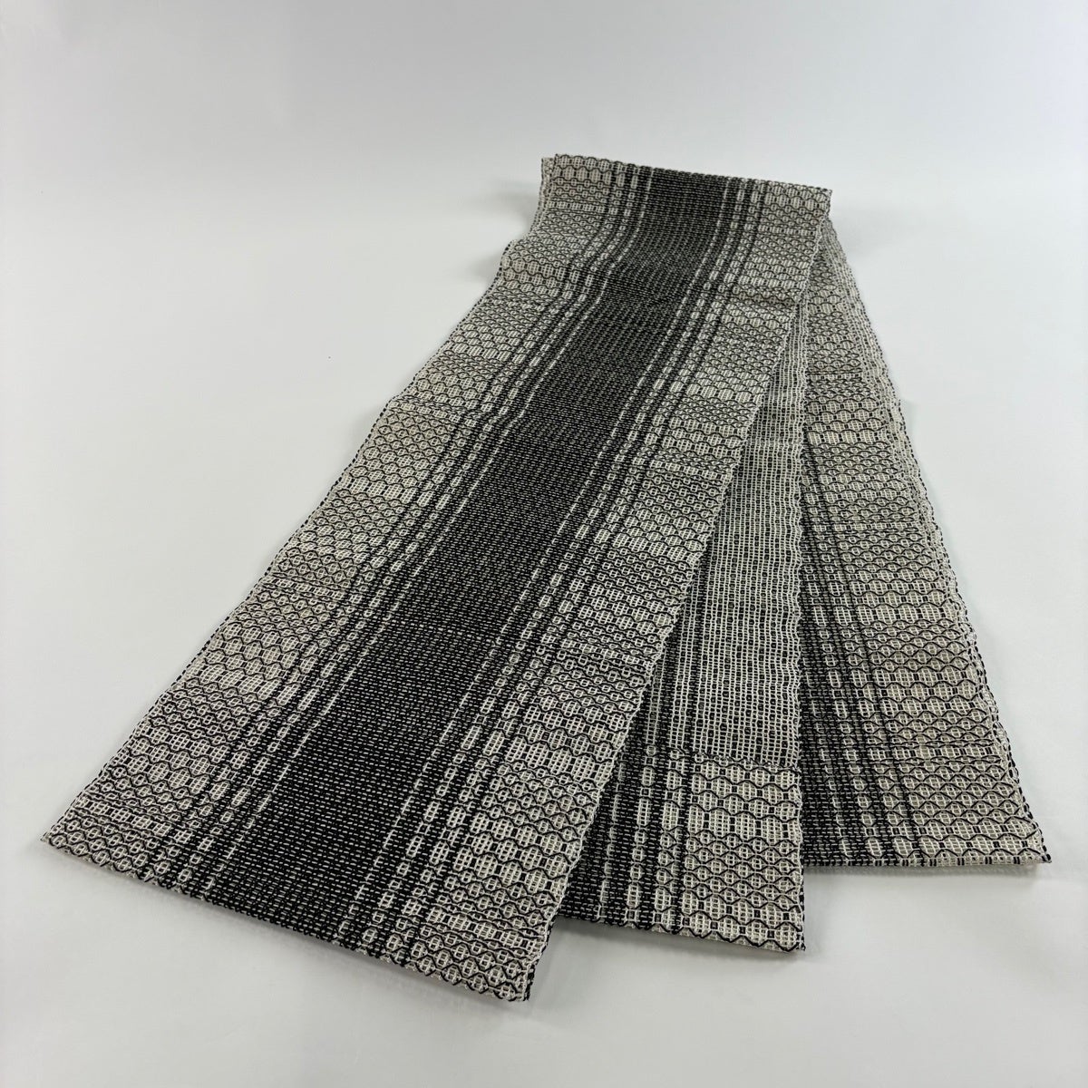 黒地　名古屋帯 美品】 名古屋帯 秀品 夏帯 羅 八寸名古屋帯 トンネル仕立て 縞 幾何学
