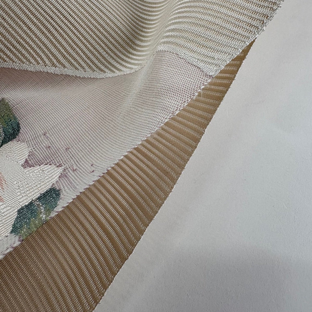 美品】 名古屋帯 秀品 夏帯 絽 トンネル仕立て 草花 銀糸 ベージュ