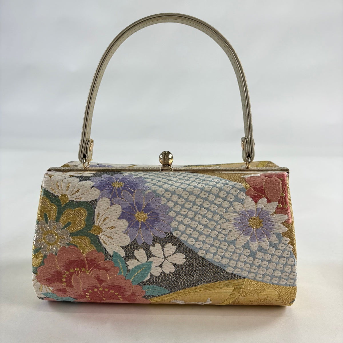 美品】和装バッグ 優品 フォーマル 華文 花菱 金銀糸 金色 和装小物