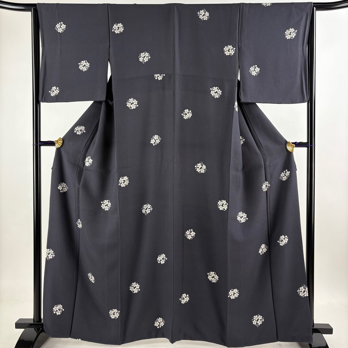 小紋 身丈165cm 裄丈66cm 正絹 逸品 【中古】 小紋 身丈165cm 裄丈64.5cm M 袷 名古屋帯セット 桜 縦縞 灰色 正絹 秀