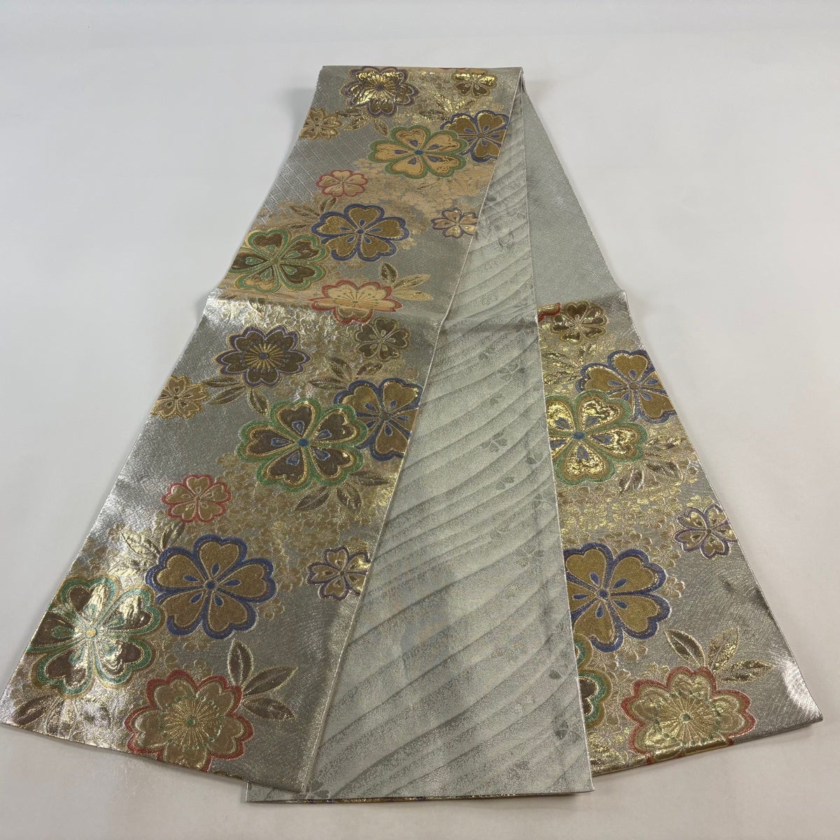 袋帯 秀品 振袖向き 桜 金糸 箔 銀色 六通 正絹｜中古・古着