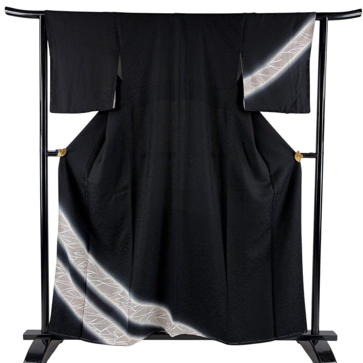 【美品】 付下げ 身丈163.5cm 裄丈64.5cm 正絹 秀品 【中古】 美品】 付下げ 身丈163.5cm 裄丈67cm M 袷 落款あり ねずみ 筍 刺繍