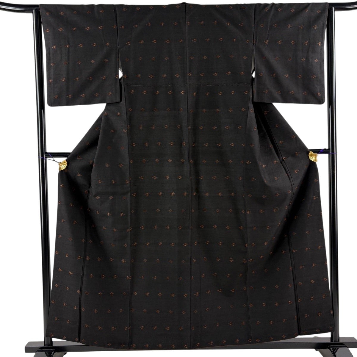大島紬 美品 逸品 身丈171cm 裄丈68cm 正絹 【中古】 美品】 紬 身丈171cm 裄丈69cm L 袷 久米島紬 証紙あり 燕 流水 焦茶色